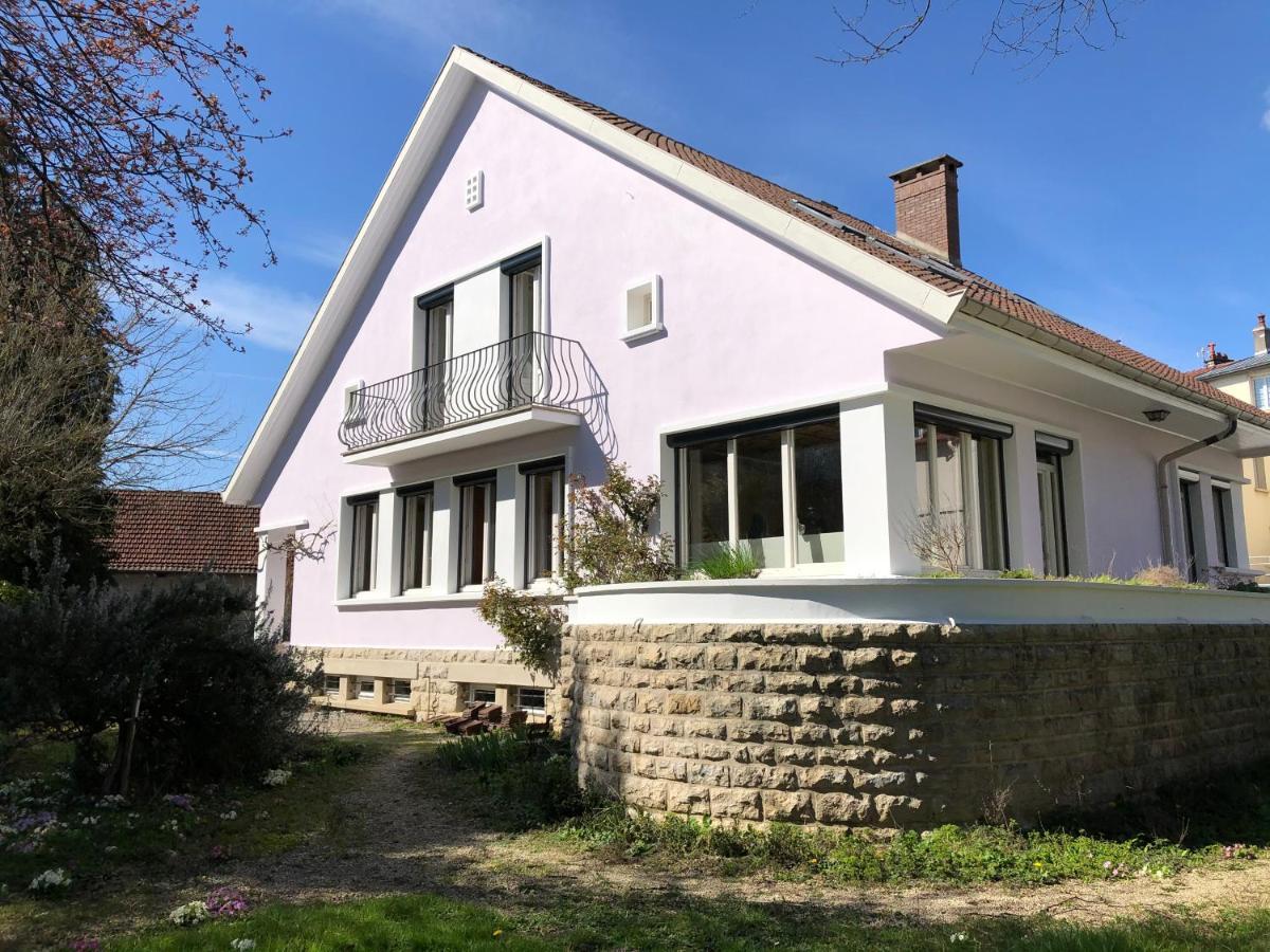 La Maison De La Douce Heure, 4 Appartements Climatises Avec Jardin Au Centre Ville Proche Des Thermes Lons-le-Saunier Exterior foto