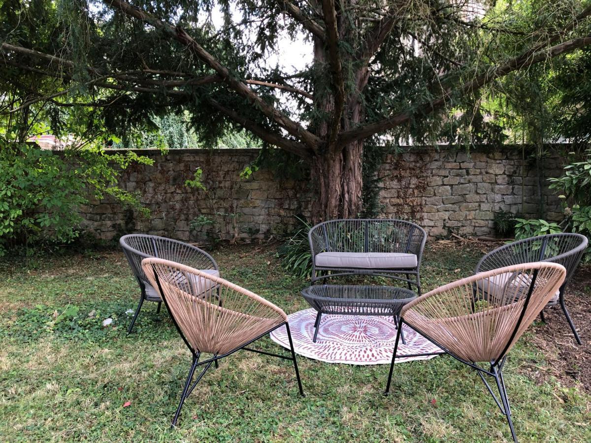 La Maison De La Douce Heure, 4 Appartements Climatises Avec Jardin Au Centre Ville Proche Des Thermes Lons-le-Saunier Exterior foto