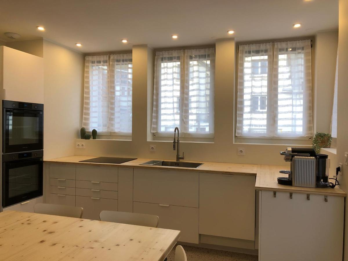 La Maison De La Douce Heure, 4 Appartements Climatises Avec Jardin Au Centre Ville Proche Des Thermes Lons-le-Saunier Exterior foto